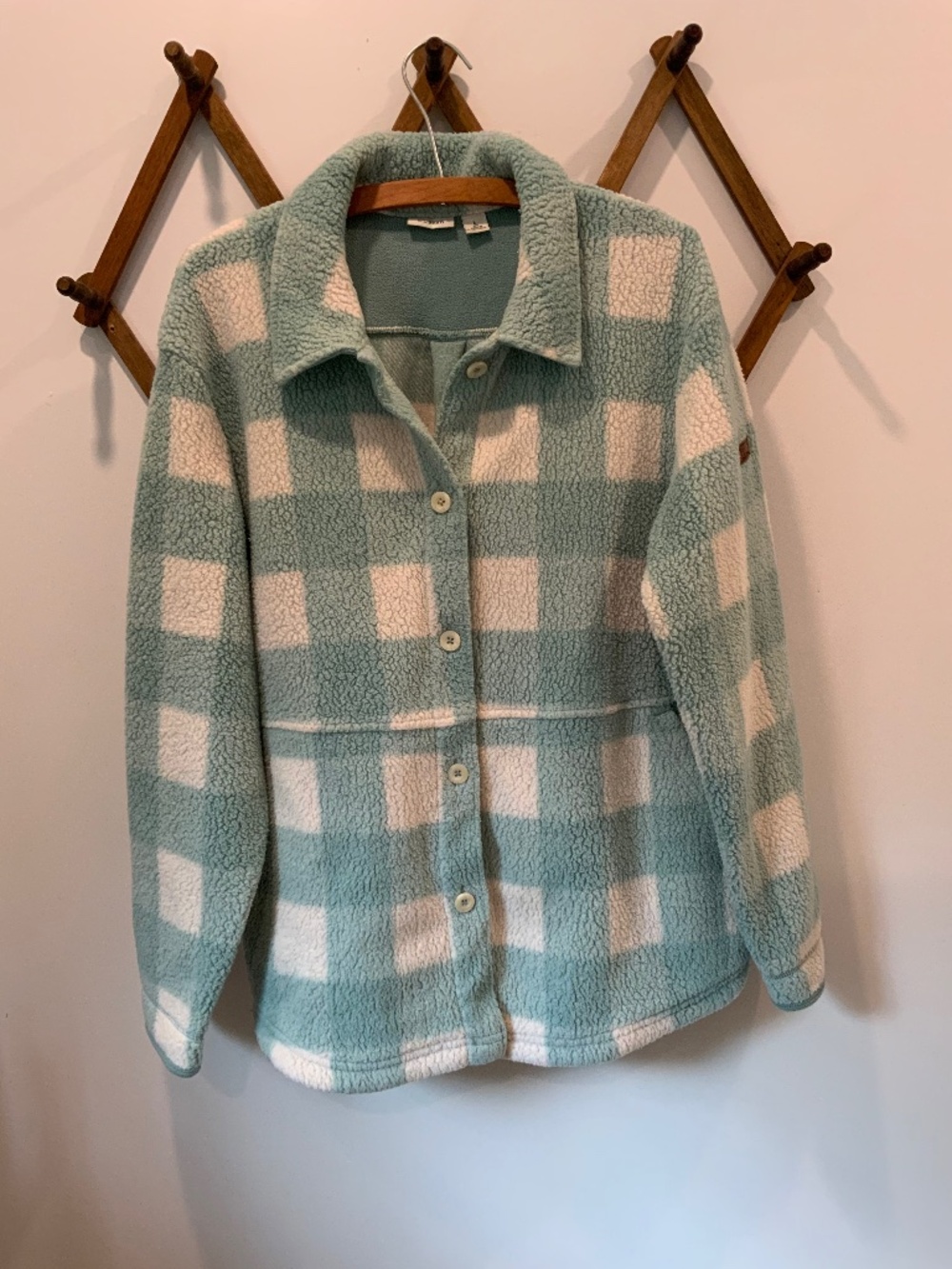 LLBean Cozy Cottage Plaid Fleece Button Up Sweater in Large